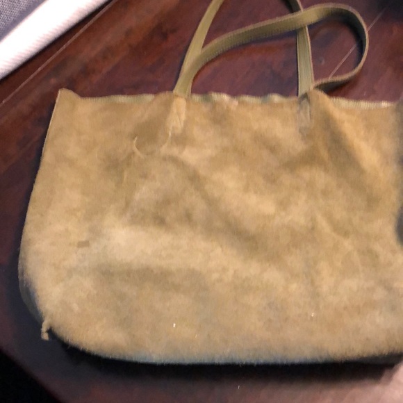 COPY - Cuyana Leather tote in Olive - Picture 6 of 6
